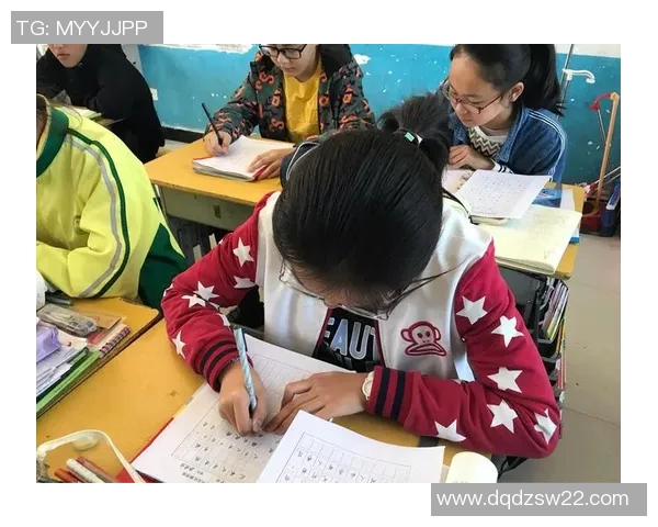 足球黑人球星赛场激情四射跳舞庆祝展现个人风采与文化魅力